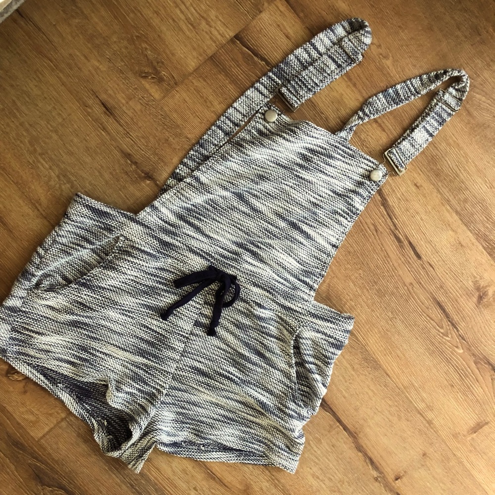 Stylish Gray Women's Overall Shorts